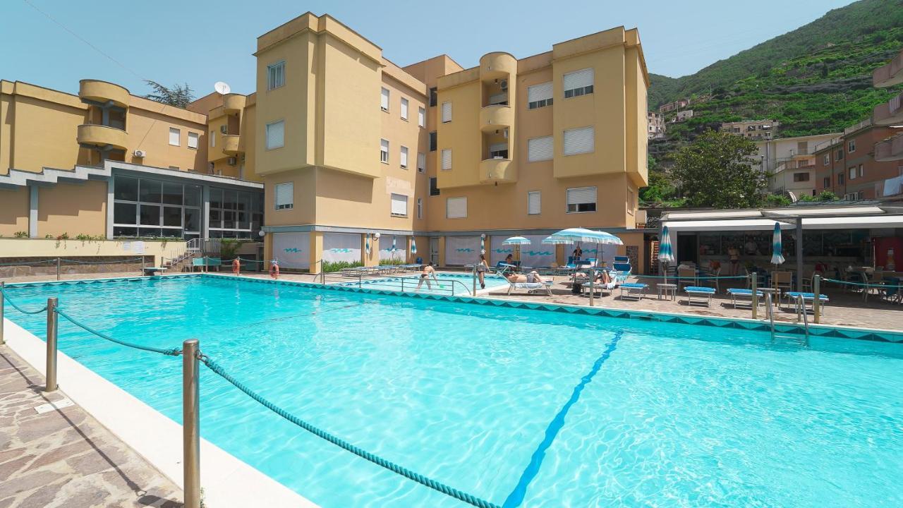 Casa Vacanza San Pietro Maiori Eksteriør billede