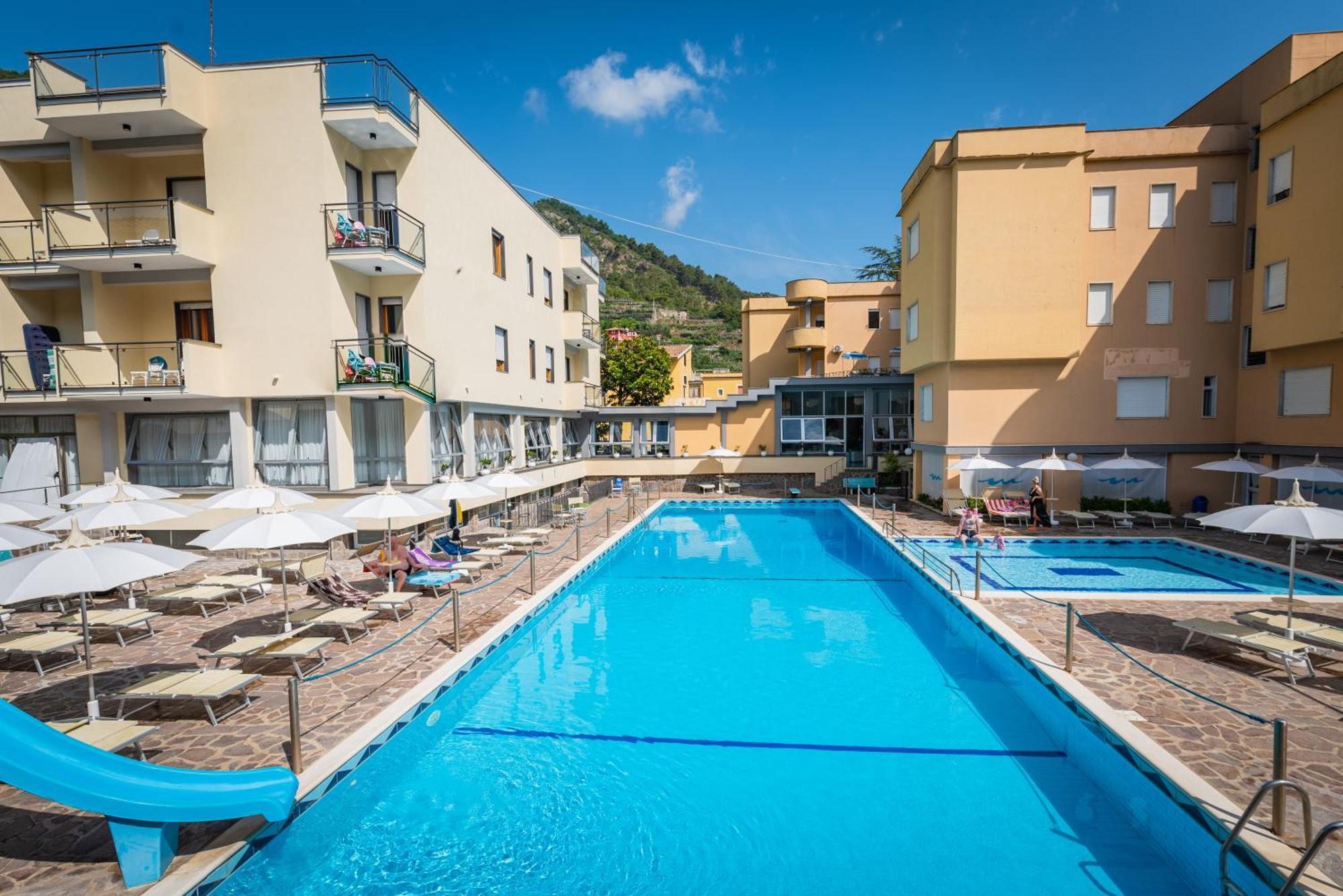 Casa Vacanza San Pietro Maiori Eksteriør billede