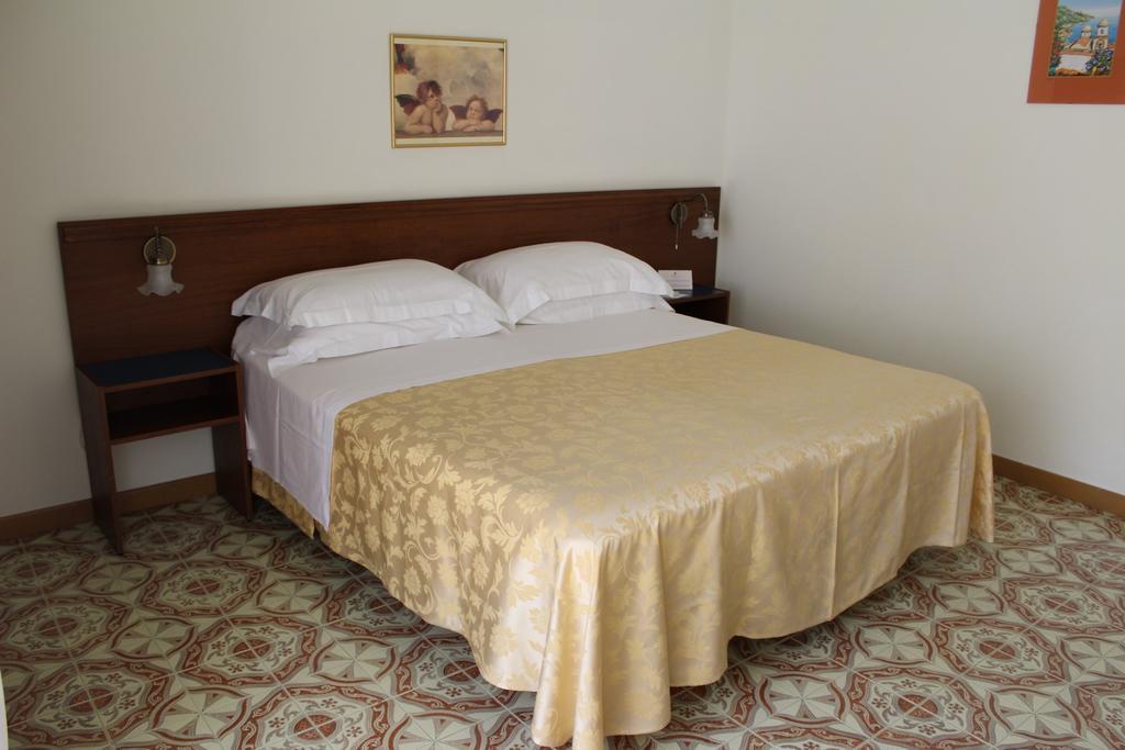 Casa Vacanza San Pietro Maiori Eksteriør billede